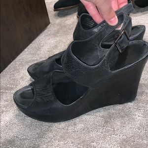 Chocolat blu Wedges worn black leather sz 8